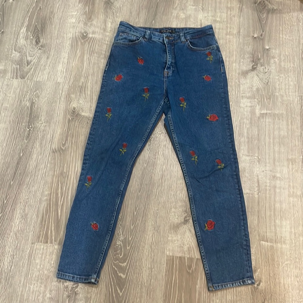 Rose embroidered jeans size 6